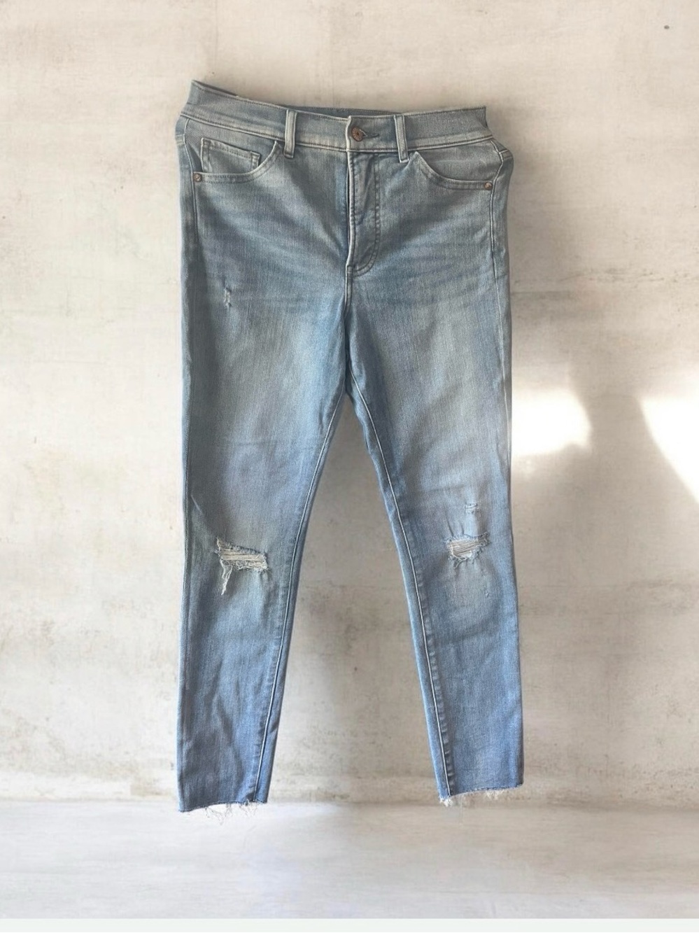 Express Women's Light Wash Distressed Skinny Jeans